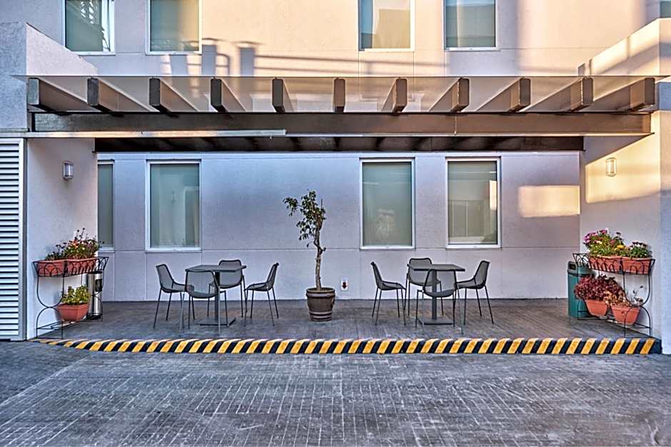 City Express Junior by Marriott Toluca Zona Industrial