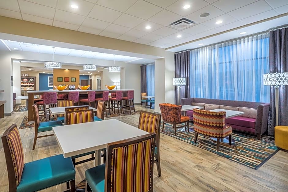 Hampton Inn By Hilton Newport