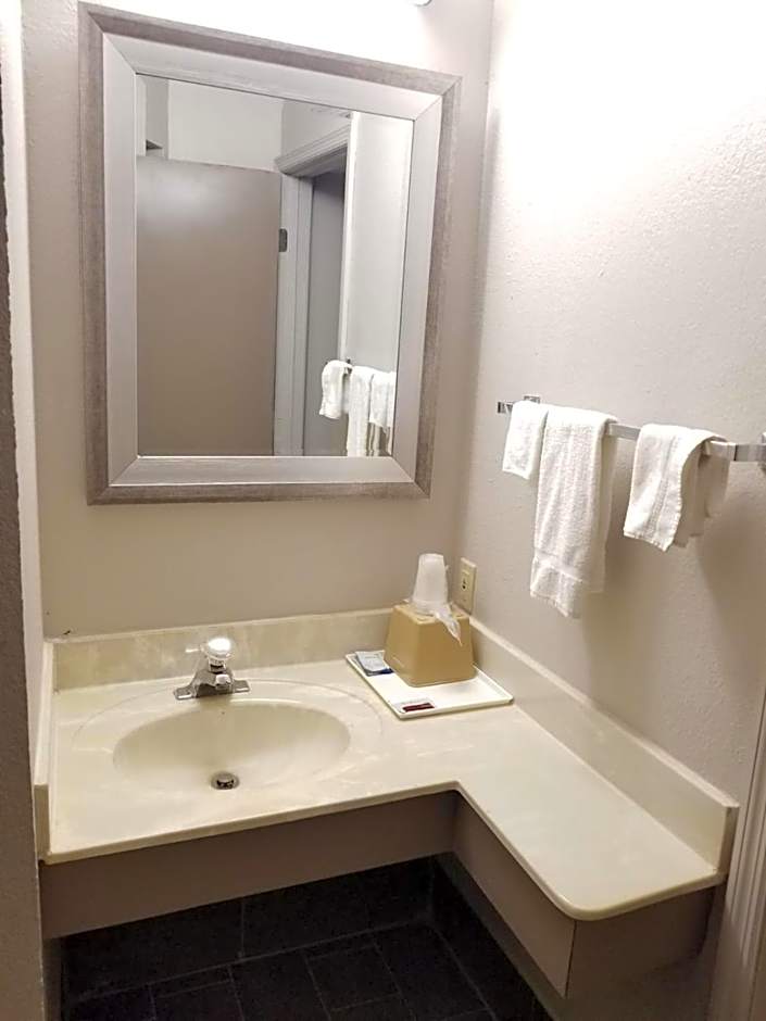 Days Inn by Wyndham Thomson