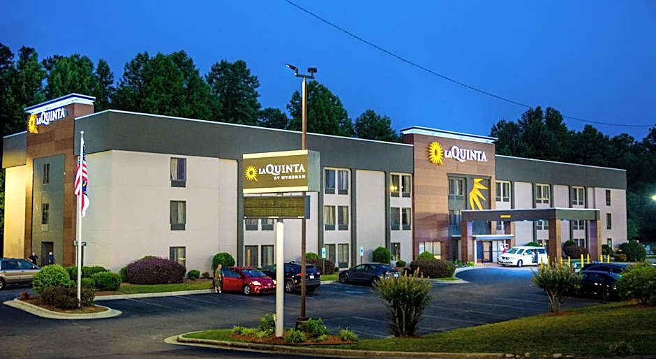 La Quinta Inn & Suites by Wyndham Fayetteville I-95