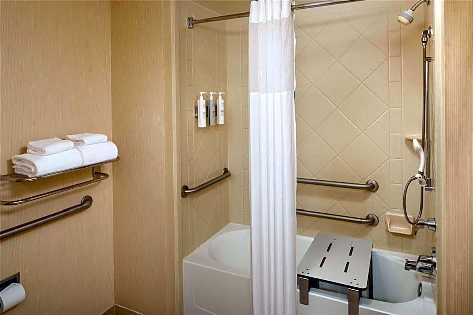 Hampton Inn By Hilton & Suites Mystic