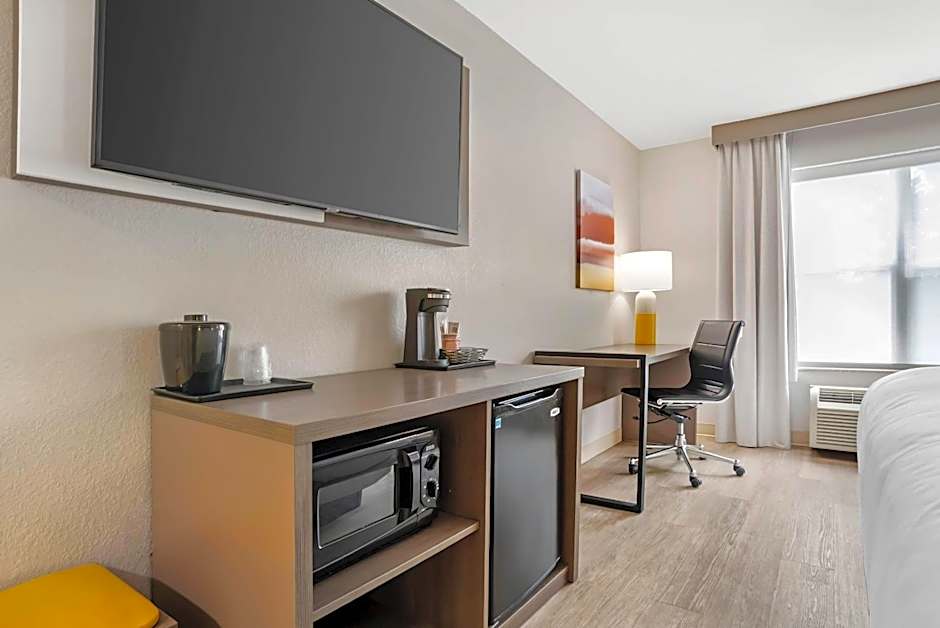 Comfort Inn & Suites Dothan Northside Plaza
