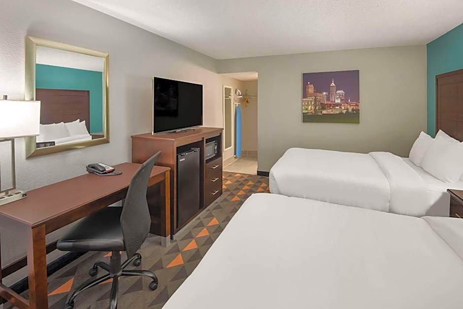 Clarion Pointe Indianapolis Northeast