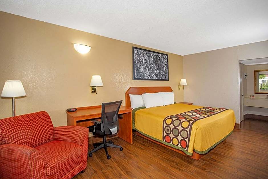 Super 8 by Wyndham North Palm Beach