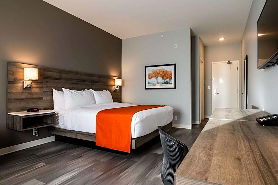 Amsterdam Inn & Suites, an Ascend Collection Hotel