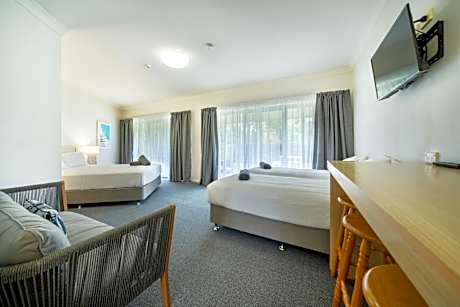 Family Room - Pet Friendly