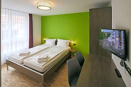 Double Room (1 Adult)