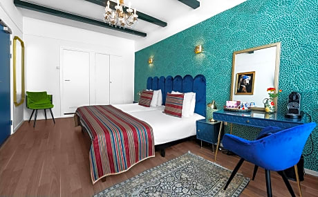 DOUBLE OR TWIN STANDARD ROOM