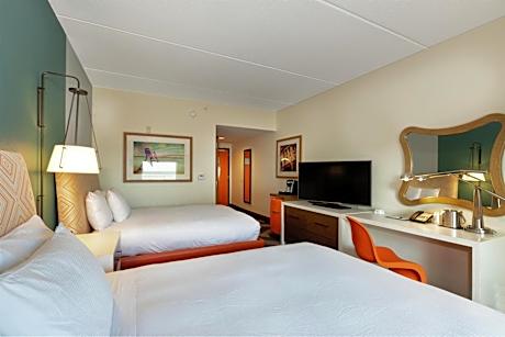 2 Queen Beds With Private Balcony