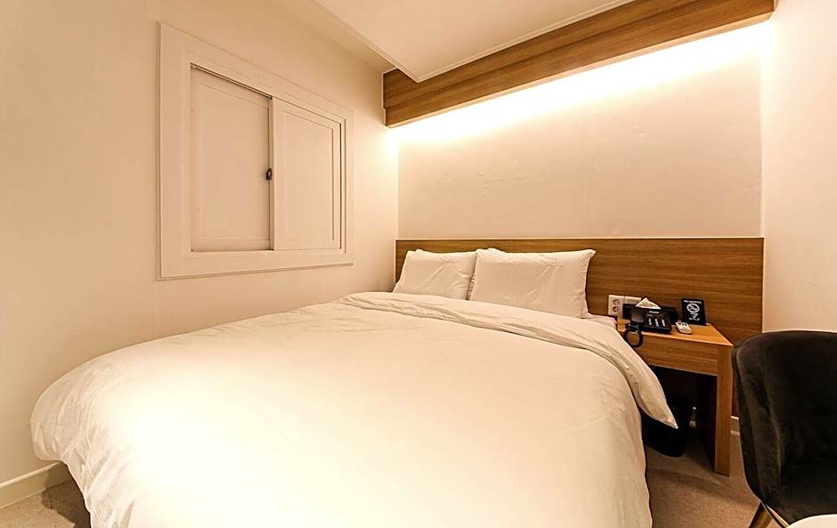 Busan Seomyeon Business Hotel J7                                                                