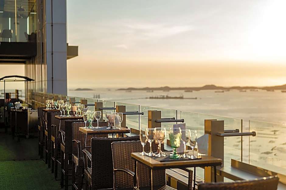 Oakwood Hotel & Residence Sri Racha