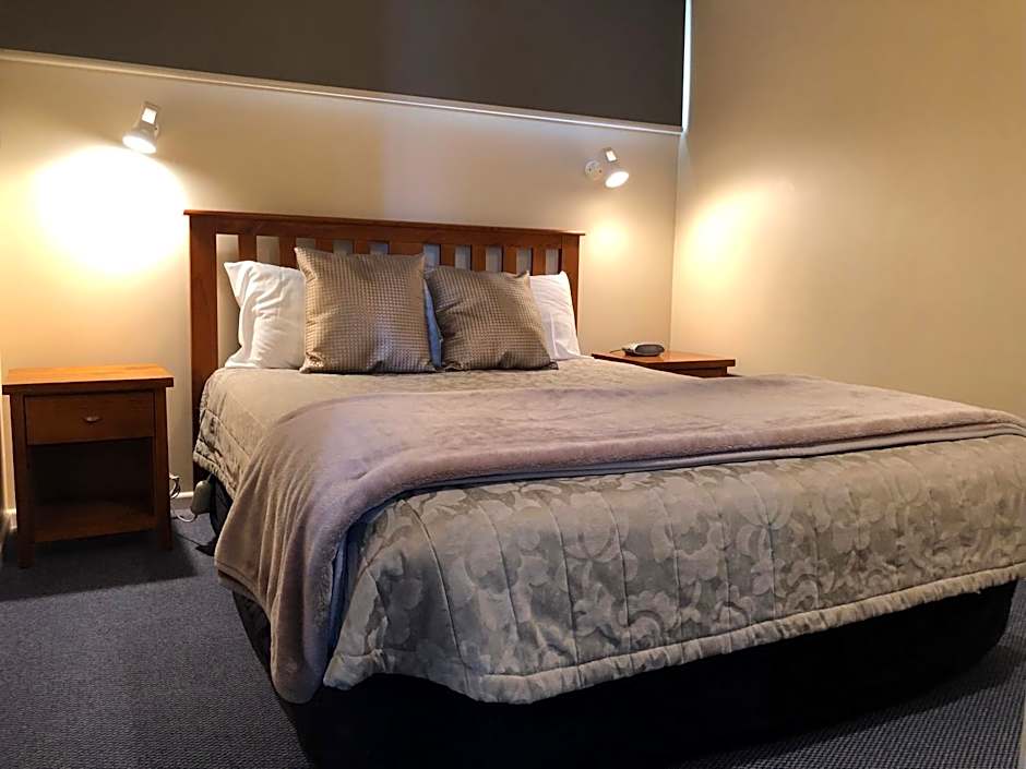 Manapouri Lakeview Motor Inn