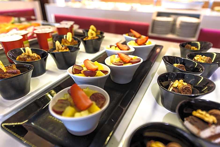 Bahia Camp de Mar Suites