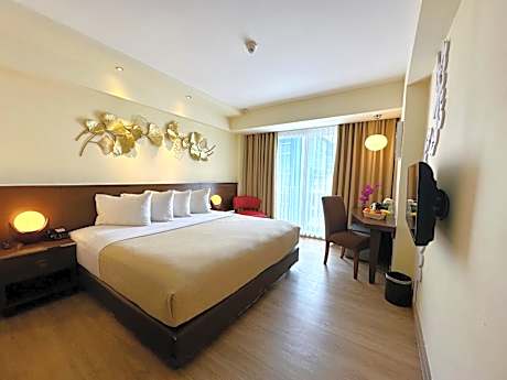 Family Two-Bedroom Suite (5 people)