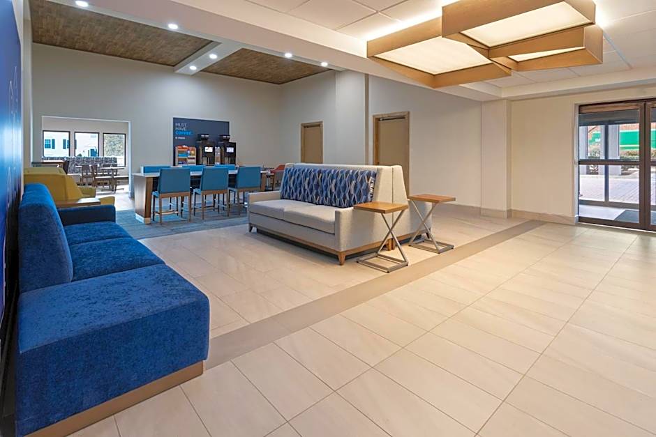 Holiday Inn Express & Suites Leesburg - Historic District by IHG