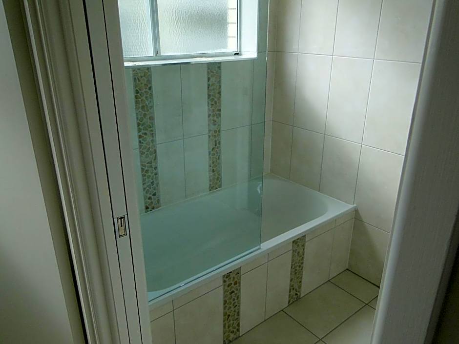 Bayviews and Harbourview Holiday Apartments