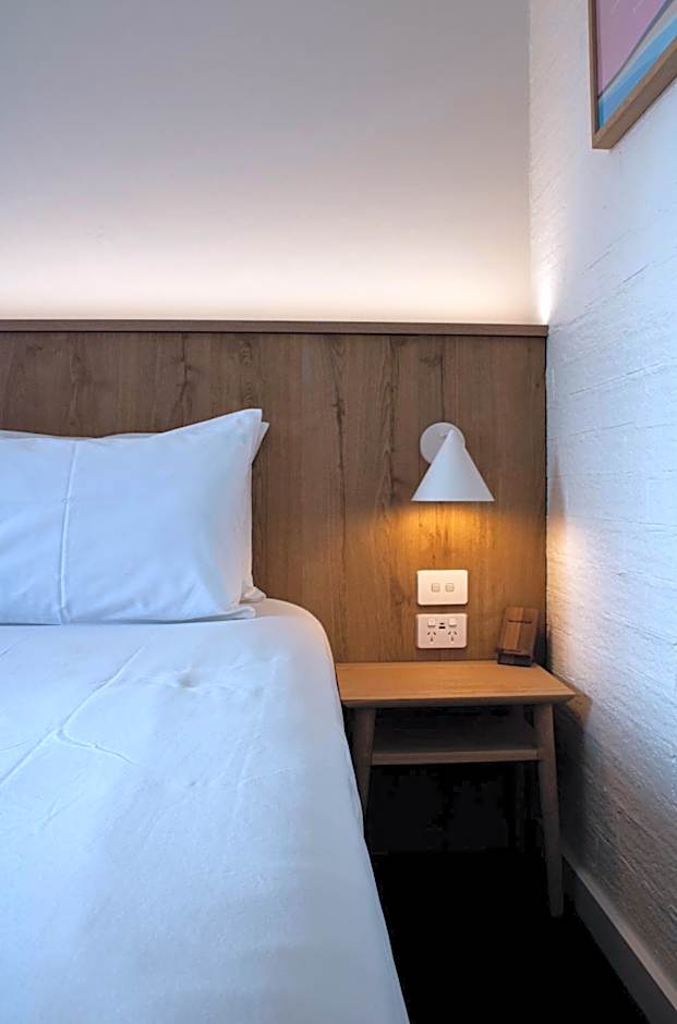 Seabreeze Beach Hotel