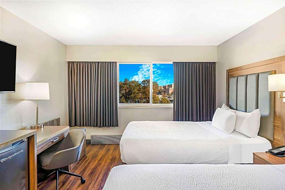 Days Inn by Wyndham Victoria On The Harbour