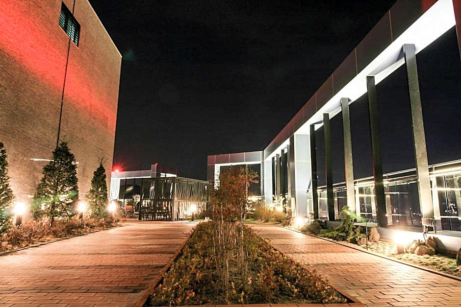 Golden Tulip Ever Yongin Hotel