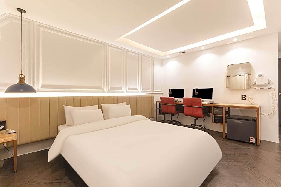Guri Hotel in Cafe