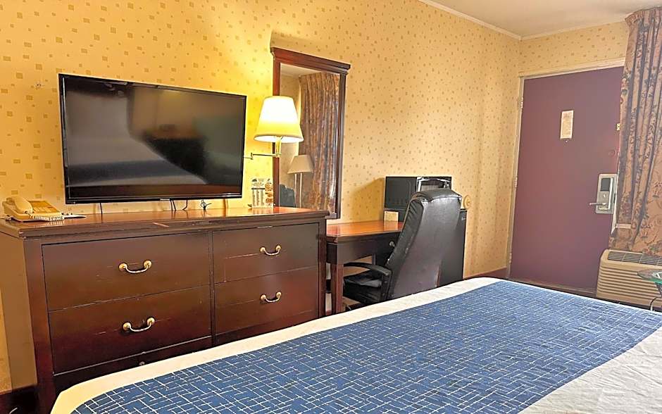 Travelodge by Wyndham Seymour