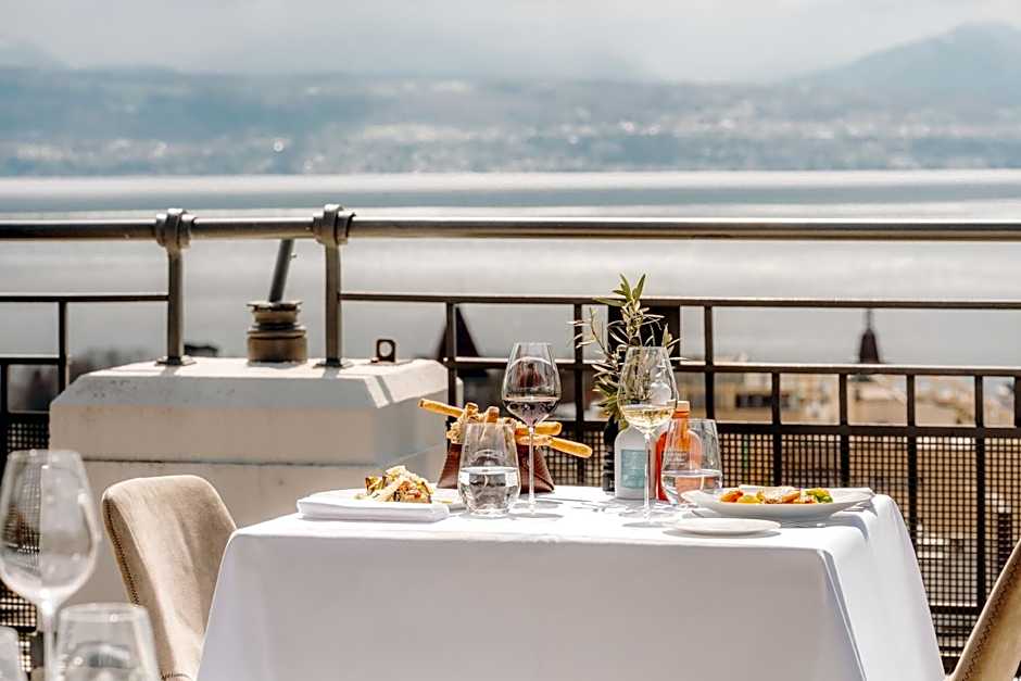 Royal Savoy Hotel & Spa