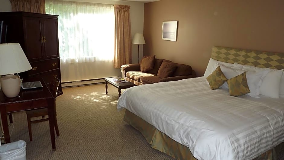 Photo 1 of 24 of The Pacific Inn
