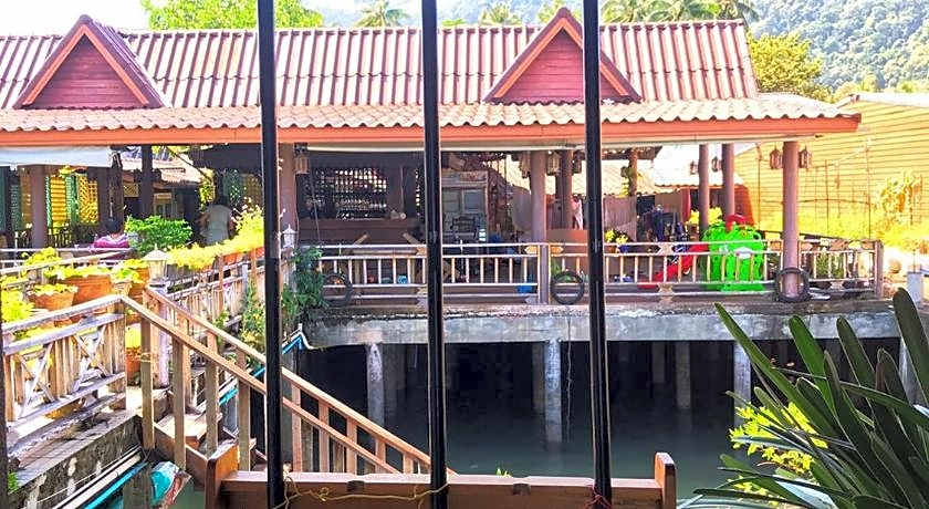 The mangrove old town