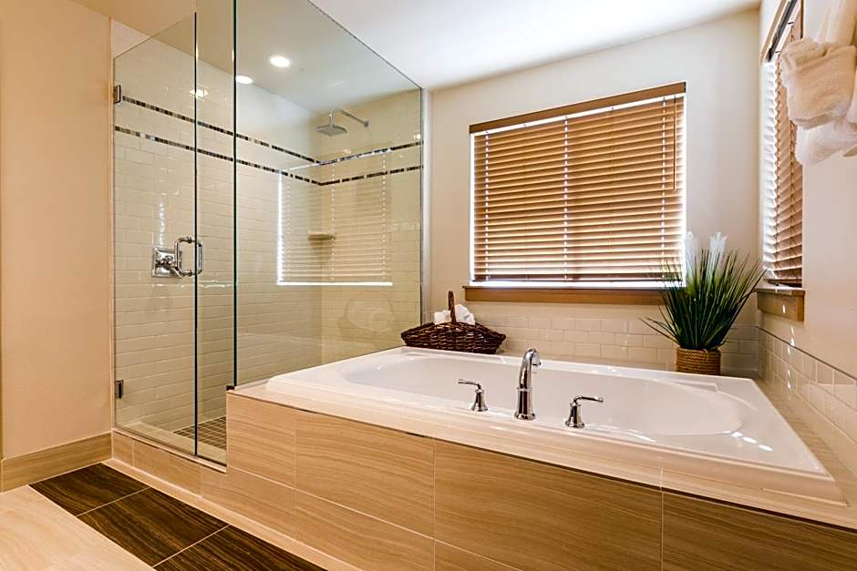 The Lodge at Columbia Point