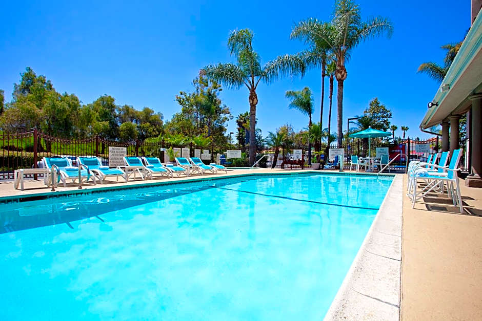 Holiday Inn Express Hotel & Suites San Diego-Escondido By IHG