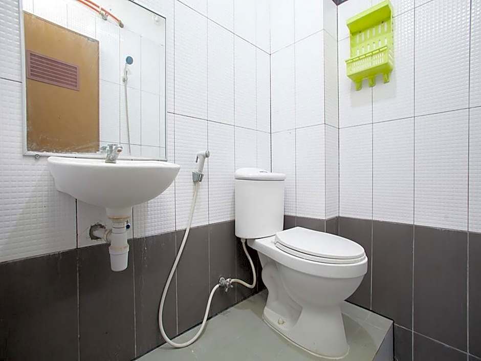 RedDoorz Syariah near DBL Arena 2