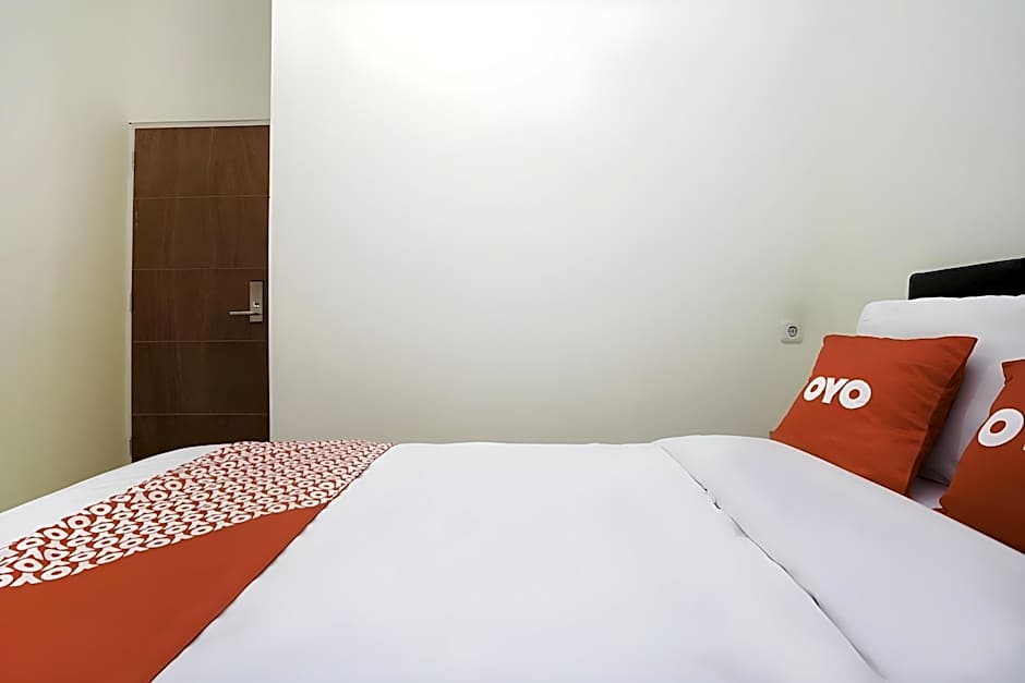 OYO Flagship 3688 Pot Art