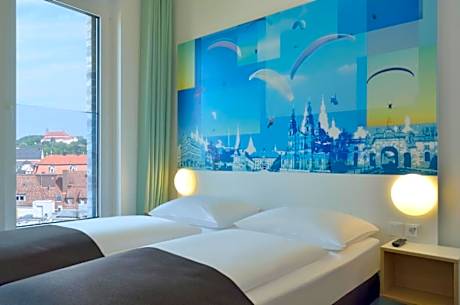 Twin room single use
