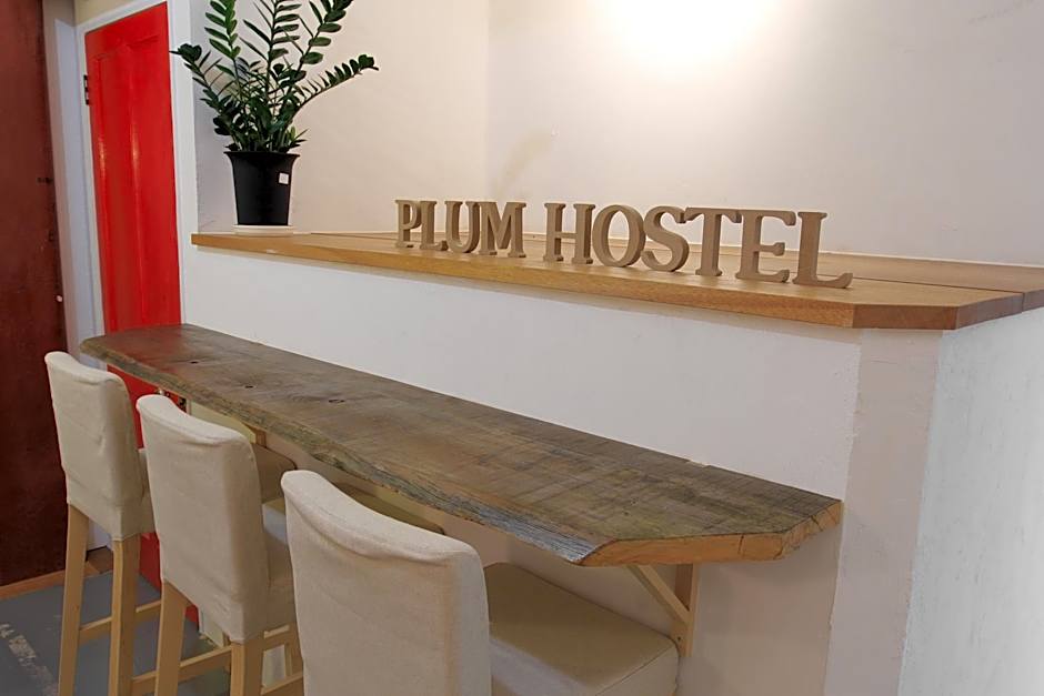 plumhostel