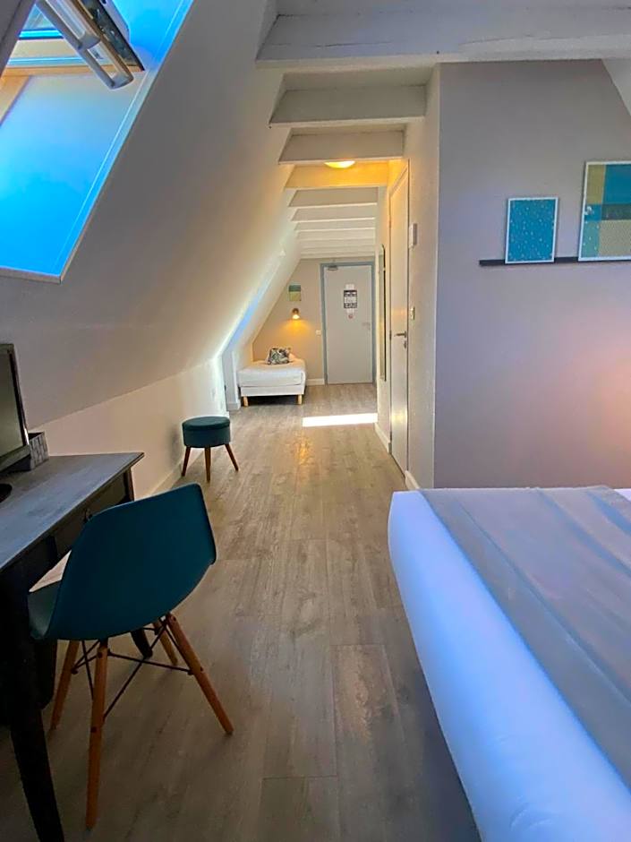 Photo 1 of 9 of Quadruple Room
