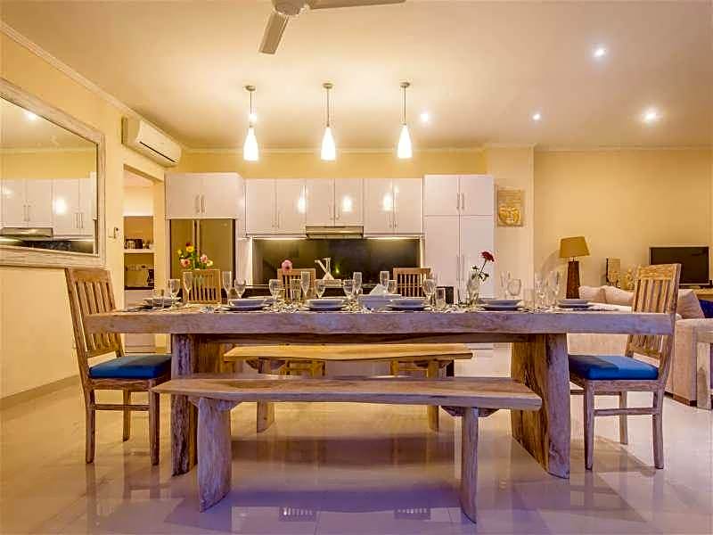 Villa Tepi Sungai