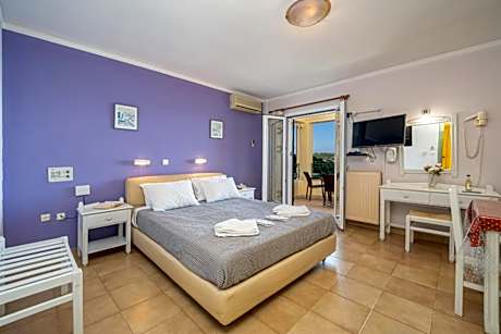 Studio with Sea View