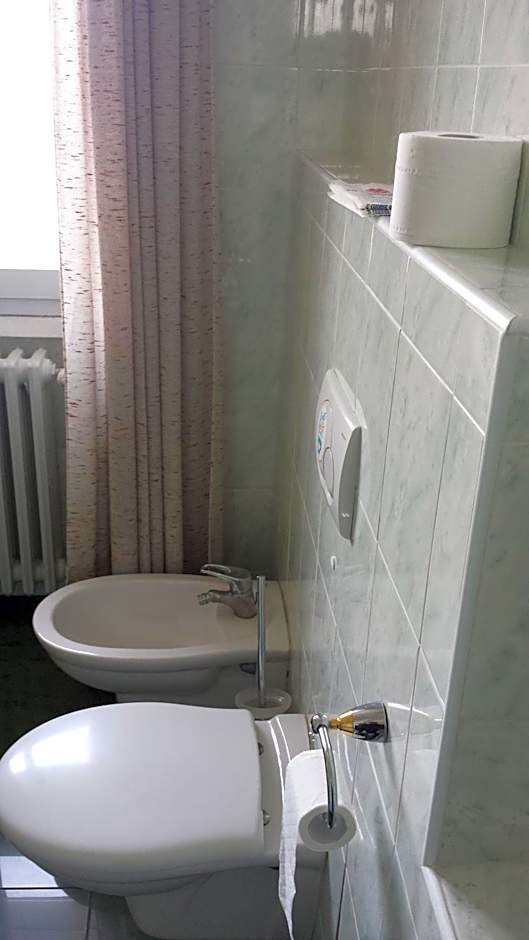 PET FRIENDLY HOTEL MIRABEAU