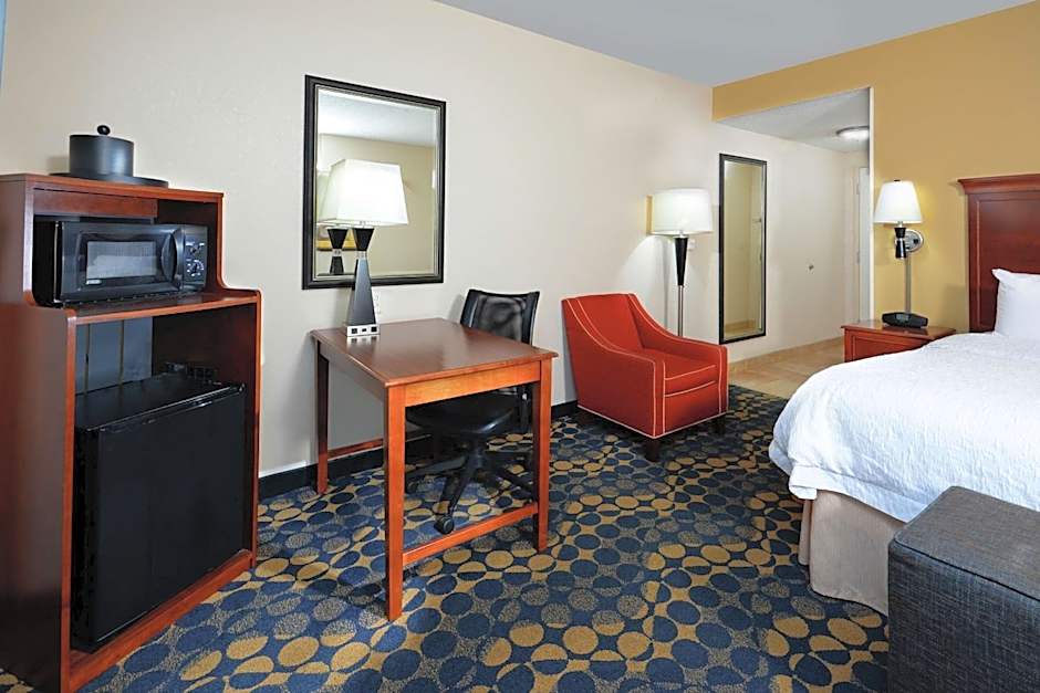 Hampton Inn By Hilton And Suites Charlotte Huntersville
