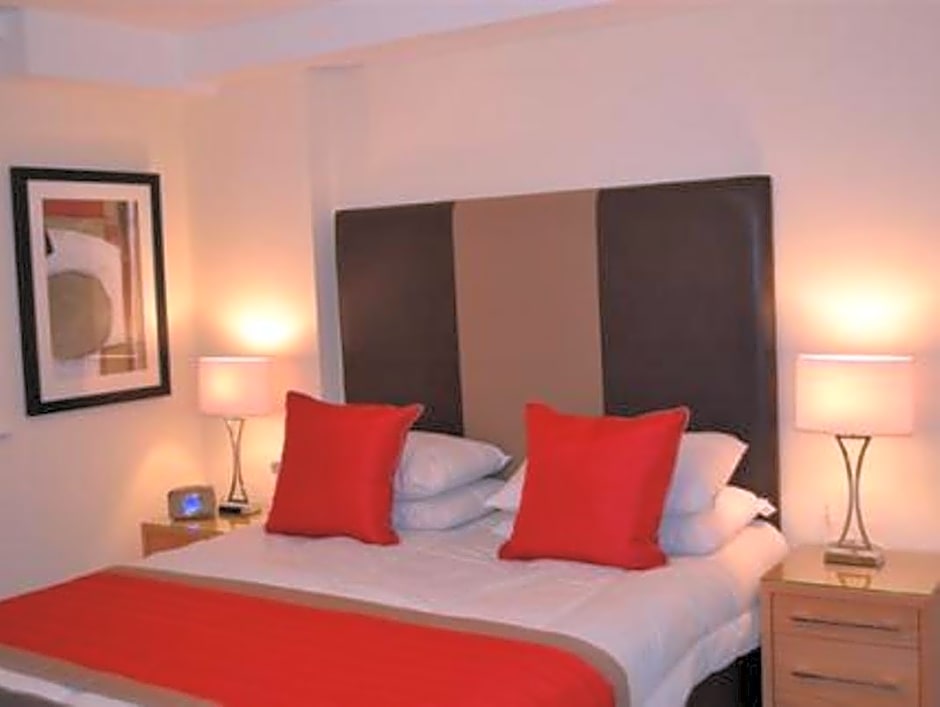 HOF - Central Point Apartments