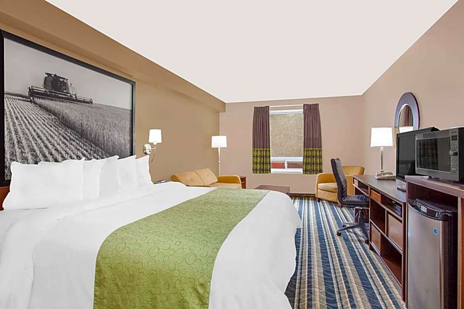 Super 8 by Wyndham Brandon MB