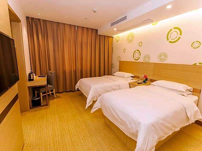 GreenTree Inn Yichang Wanda Binjiang