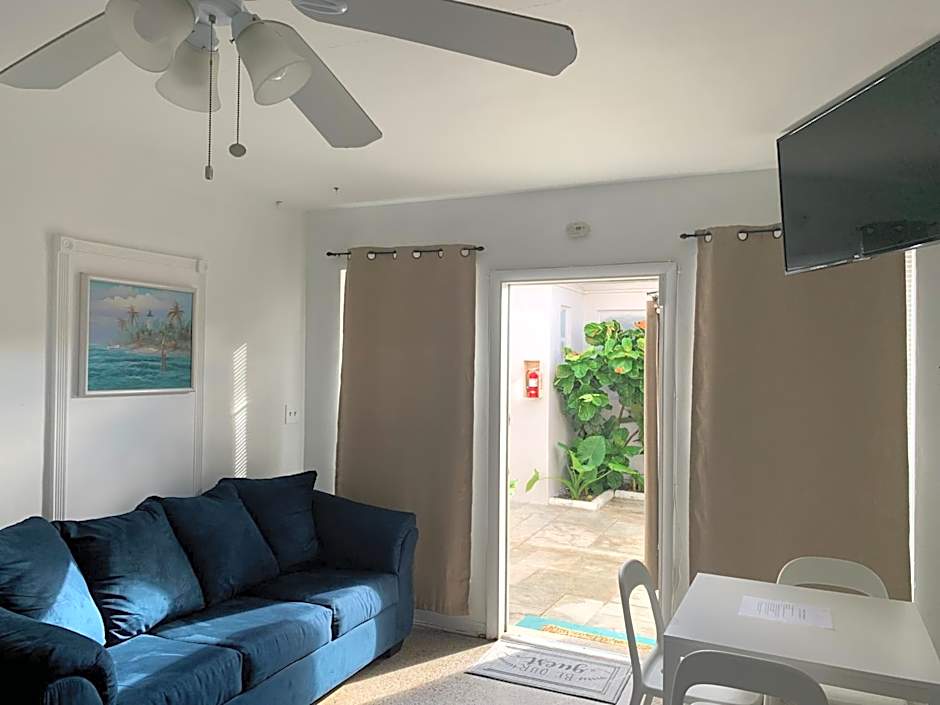 Tiana Beach Inn