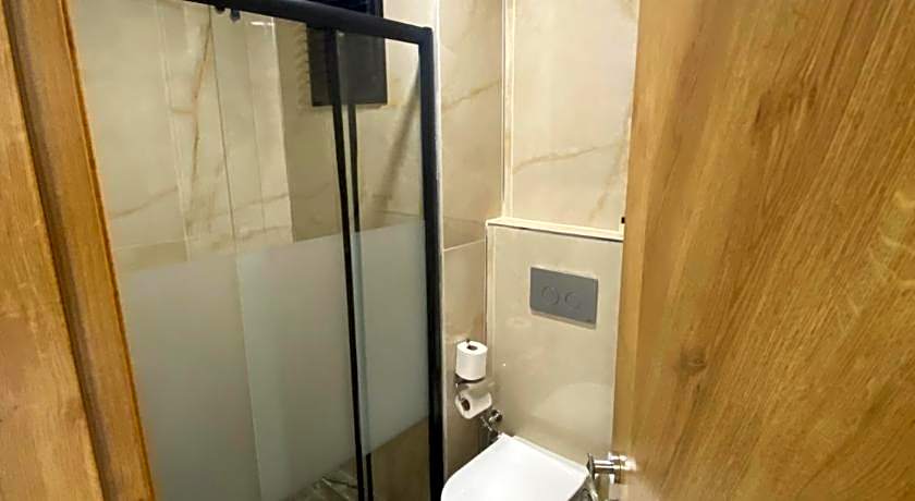 Rena Grand Residence & Suit