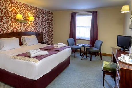 1 King Bed, Mountain View, Non-Smoking