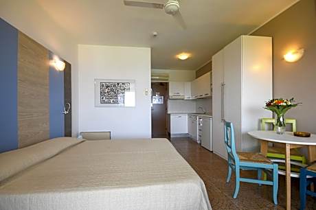 Double Room with Balcony or Terrace - No Kitchen