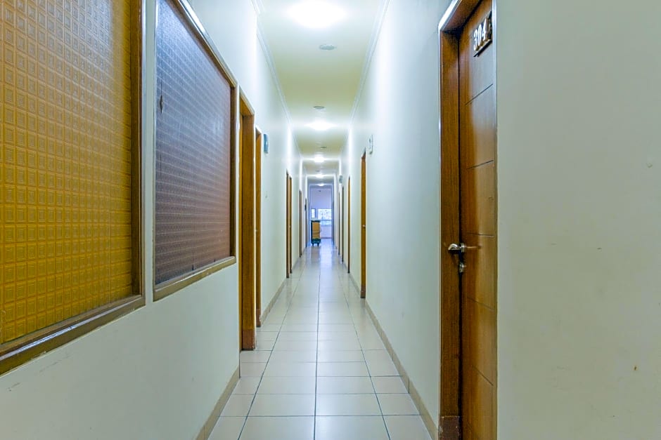 RedDoorz Plus @ Surapati 2