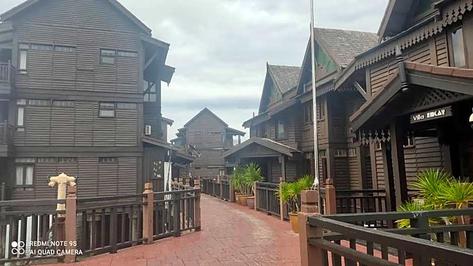 Villa Dalam laut 530