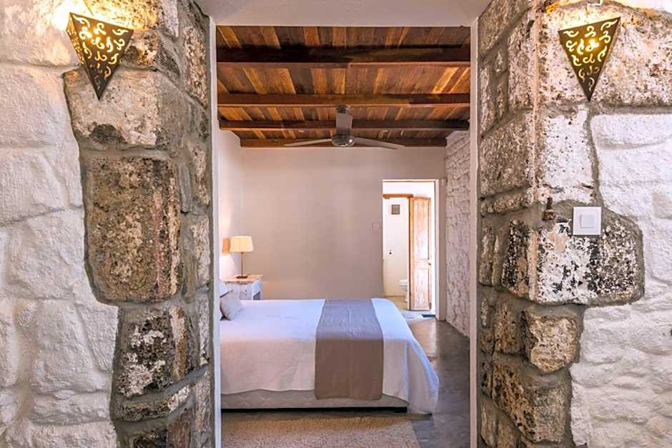 Quaint 4-bedroom Beach Villa in a fishing village