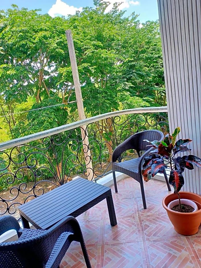 El Castillo Bed and Breakfast